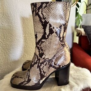 Vintage Steve Madden SF Fantasy ankle platform boots